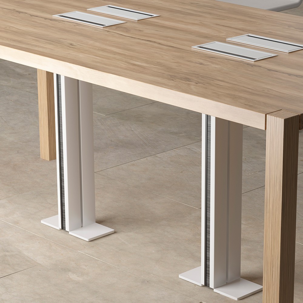 Columna cables Office Set de Systemtronic. Muebles oficina diseño.