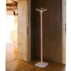 Perchero suelo Quadrangolo de Caimi. Muebles oficina diseño.