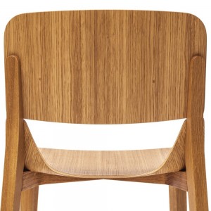 Silla Leaf madera de Ton. Sillas para comedor, amplia variedad de interiores.