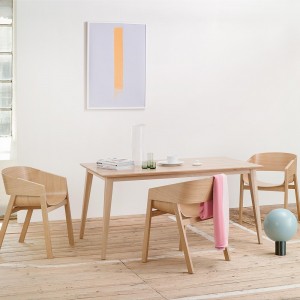 Sillón Merano madera de Ton. Sillones de restaurante, para cualquier interior.