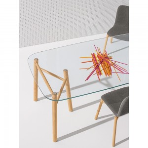 Mesa Shakti de Discipline. Muebles y complementos de diseño para hogar.