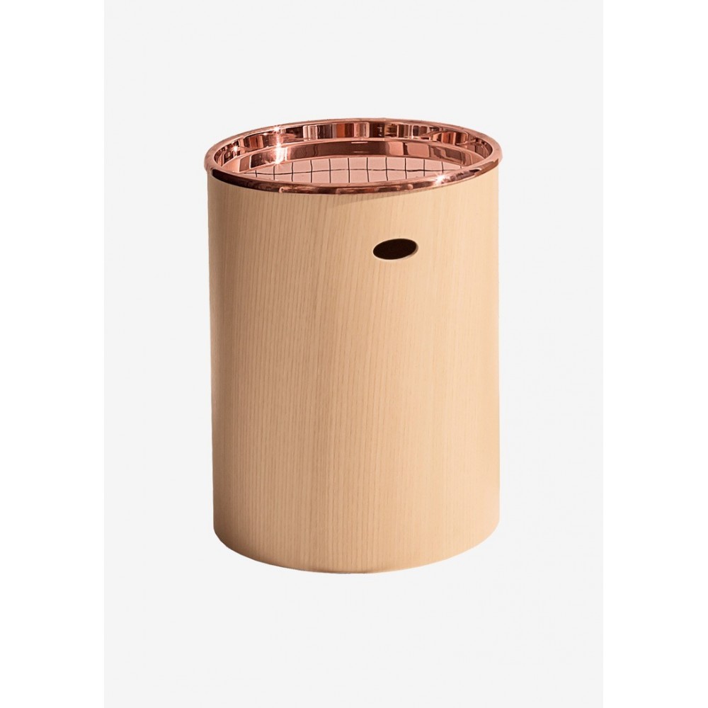 Mesita Tea for two de Discipline. Taburetes de diseño.