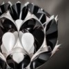 Lámpara de pie Flora de Slamp. Hecha a mano con diseño delicado.
