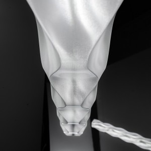 Lámpara suspensión Hugo Horizontal de Slamp. Diseño ideal ideal para oficinas.