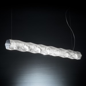 Lámpara suspensión Hugo Horizontal de Slamp. Diseño ideal ideal para oficinas.