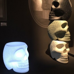 Taburete-mesa Mexico luz de Qeeboo. Complementos de hogar.