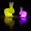 Lámpara Rabbit de Qeeboo. Muebles y complementos de exterior.