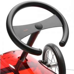 Cochecito infantil Discovolante de Kartell. Diseño de muebles infantiles.