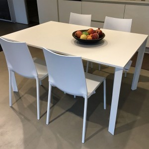 Mesa Dublino Melamina de Bontempi. Muebles modernos de diseño italiano.
