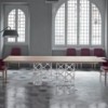 Mesa Majesty extensible con sobre de madera o cristal de Bontempi. Muebles modernos italianos.