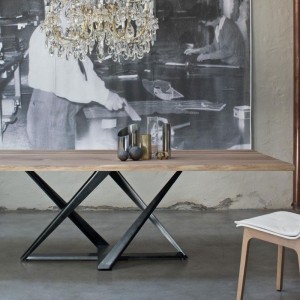 Mesa Millennium de madera o mármol de Bontempi. Muebles modernos italianos.