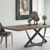 Mesa Millennium de madera o mármol de Bontempi. Muebles modernos italianos.