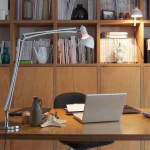 Lámpara sobremesa Naomi para escritorios y living de Yaacov Kaufman, Lumina