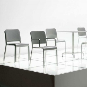 Silla brazos 20-06 de Emeco. Sillas diseño.