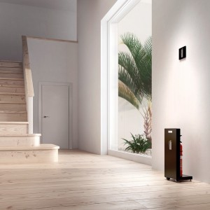 Soporte discreto extintores Faya de Systemtronic. Complementos para oficina.