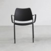 Sillón Gas Negro Polipropileno Stua. Excelente sillón para salones u oficinas.