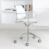Sillón Gas ruedas Polipropileno Stua. Excelente silla para oficinas o despachos.