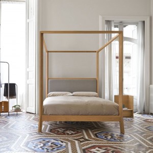 Cama matrimonio Con dosel Breda de Punt mobles. Camas de diseño moderno.