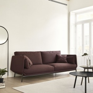 Sofá Must de Omelette ed. Sofá de diseño ideal para ambientes interiores.