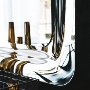 Espejo Glenn de Cattelan Italia en cristal reflejado para pared o suelo.