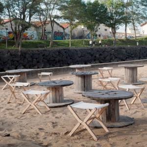 Taburete Ris de  DVelas. Muebles de exterior con velas