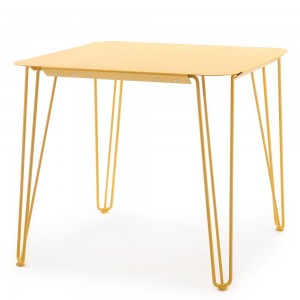 Mesa Rambla de Mobles 114. Mesa de diseño perfecta para jardín o salón.