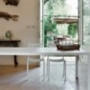 Silla Easy de Fast. Sillas apilables perfectas para espacios exteriores modernos diseño de Fast