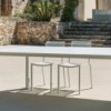 Silla Easy de Fast. Sillas apilables perfectas para espacios exteriores modernos diseño de Fast