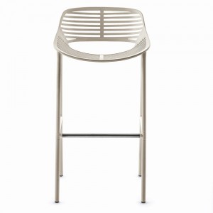 Taburete Niwa de Fast. Taburetes perfectos para espacios exteriores modernos.