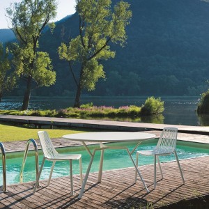 Silla Rion de Fast. Sillas de diseño apilable perfectas para exteriores de Fast.