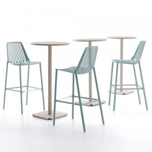 Taburete Rion de diseño moderno y práctico para espacios exteriores catalogo Fast.