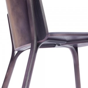 Silla Split madera de Ton. Sillas para comedores, de innumerables interiores.