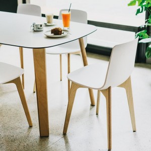 Mesa LTS System redondeada de Enea. Muebles de diseño para contract.