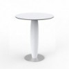 Mesa pequeña exterior Vases de Vondom especial para terrazas y jardines 