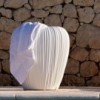 Macetero Skin. Diseño elegante ideal para jardines y terrazas de Myyour.