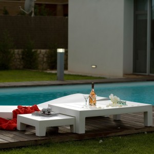 Mesa 120 Jut Fabricada en Resina con Acabado Mate o Brillo | Vondom