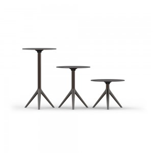 Mesa auxiliar Mari-Sol pie Ø62 de Vondom. Muebles y complementos de exterior.