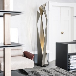 Lámpara de pie Thriller de Cattelan Italia. Lámpara de suelo modernas.