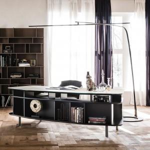Escritorio Wall Street de Cattelan Italia. Escritorio de madera y cerámica.