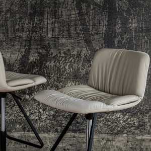 Taburete Axel X de Cattelan Italia. Taburete tapizado. Taburetes giratorios.
