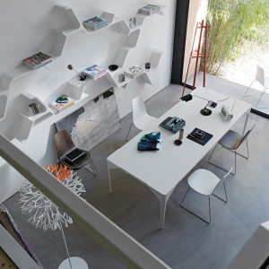 Perchero diseño en madera HCB de Horm. Complementos de diseño italiano.