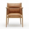 Silla E005 Embrace Chair en piel de Carl Hansen and Son. Sillas nordicas.