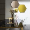 Espejo de pared Visual con marco hexagonal de Sovet Italia. Espejos modernos.