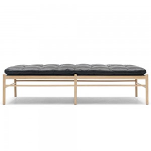 Diván OW150 piel de Carl Hansen and Son con acabados de lujos lleno de modernidad.