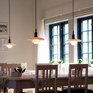 Lámpara PH 2/1 Suspendida de Louis Poulsen.