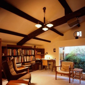 Lámpara PH 3/2 Academia de Louis Poulsen de diseño moderno y elegante.