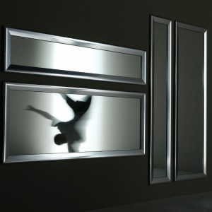 Espejo moderno Yume de aluminio de Horm.