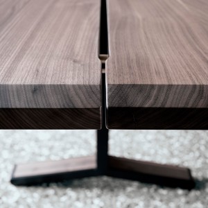 Mesa moderna IPE en madera maciza para comedor de Extendo.