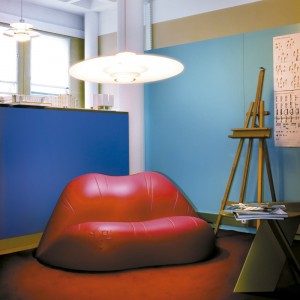 Sofá de polietileno Dalilips para terraza de BD Barcelona.