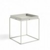 Mesa auxiliar multifuncional Tray M de HAY con gran diseño elegante y versatil.